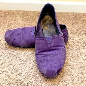 Toms women’s purple size 11 shoes